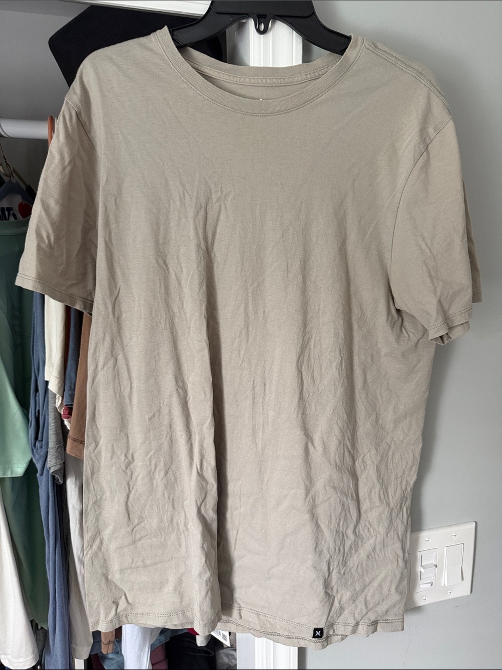 Hurley Short Sleeve Crewneck T-Shirt in Sand Beige